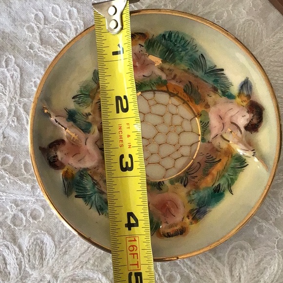 Capodimonte vintage demitasse and saucer. - Picture 9 of 10